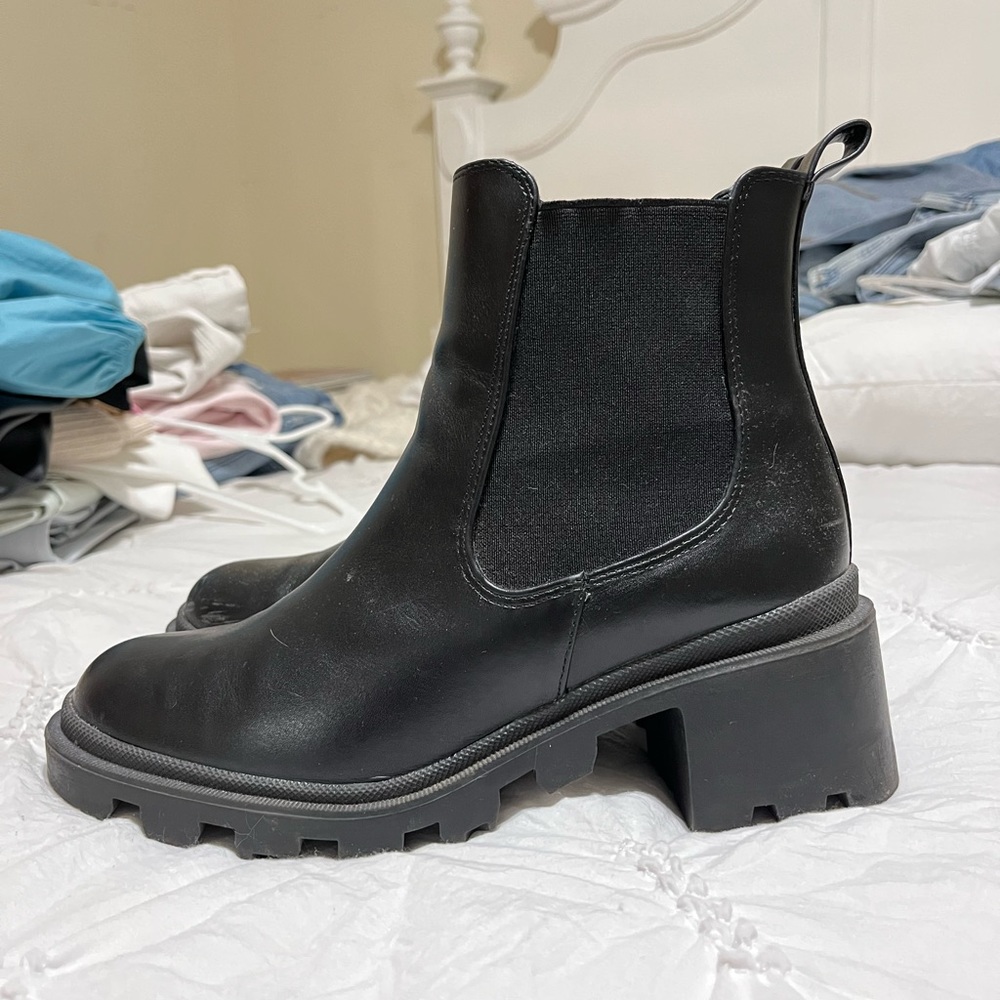 Chelsea boots